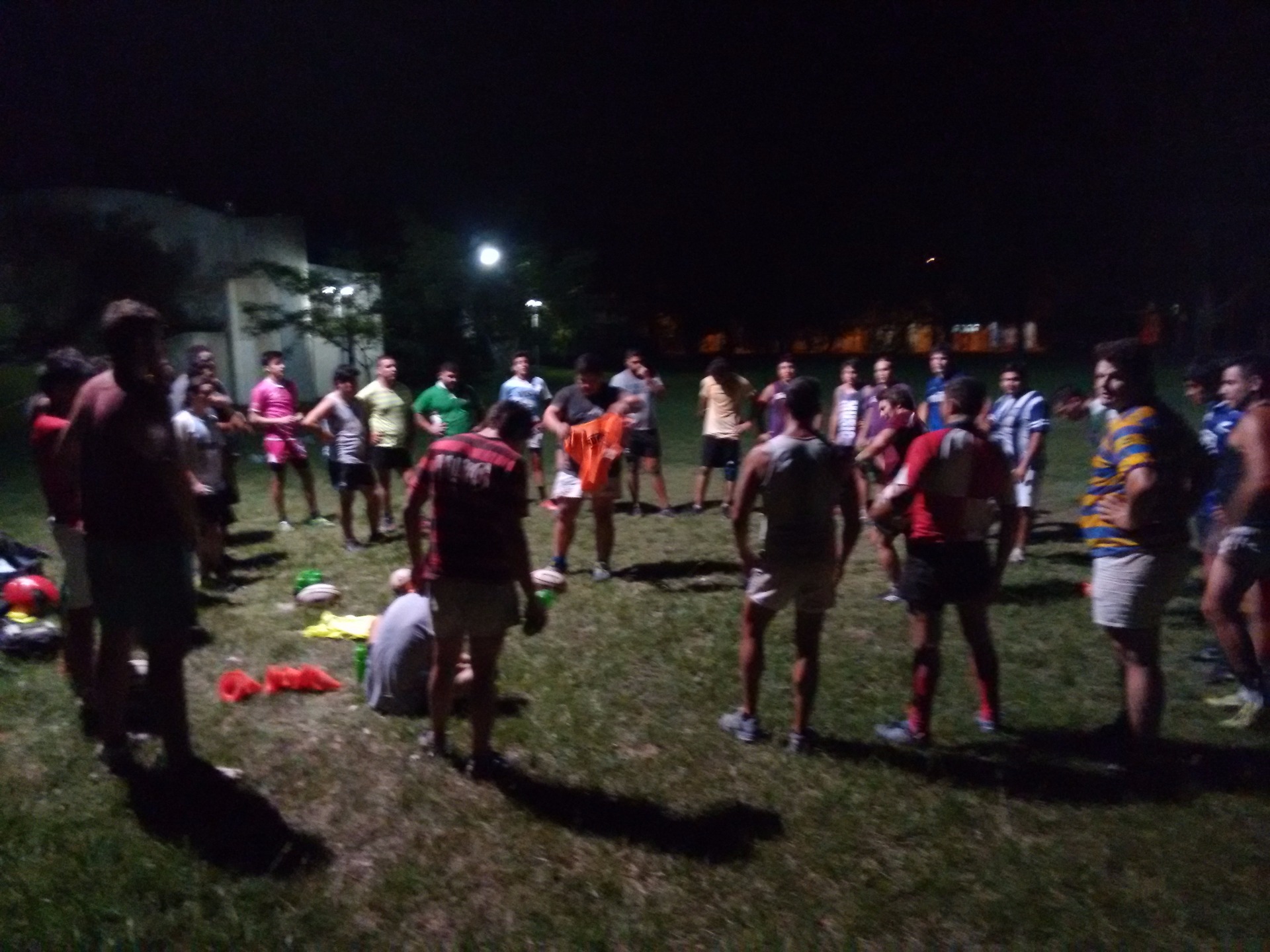 37 personas asistieron al primer entrenamiento